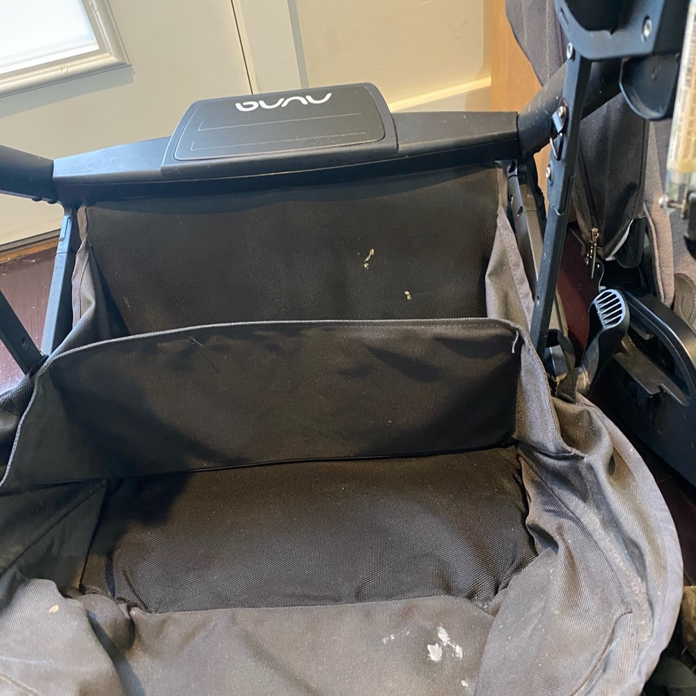 Nuna Mixx Stroller with toddler seat and kickstand - Picture 3 of 8